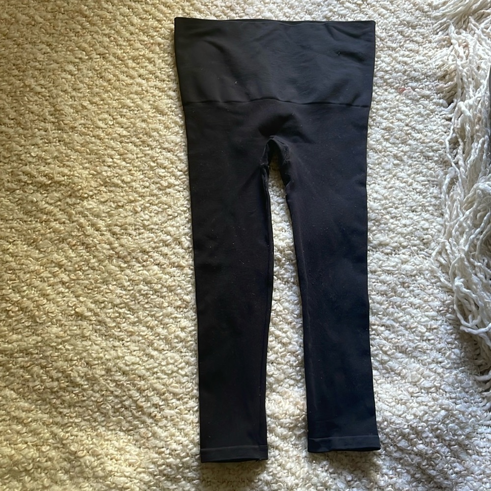 Star by Spanx black cropped leggings, small